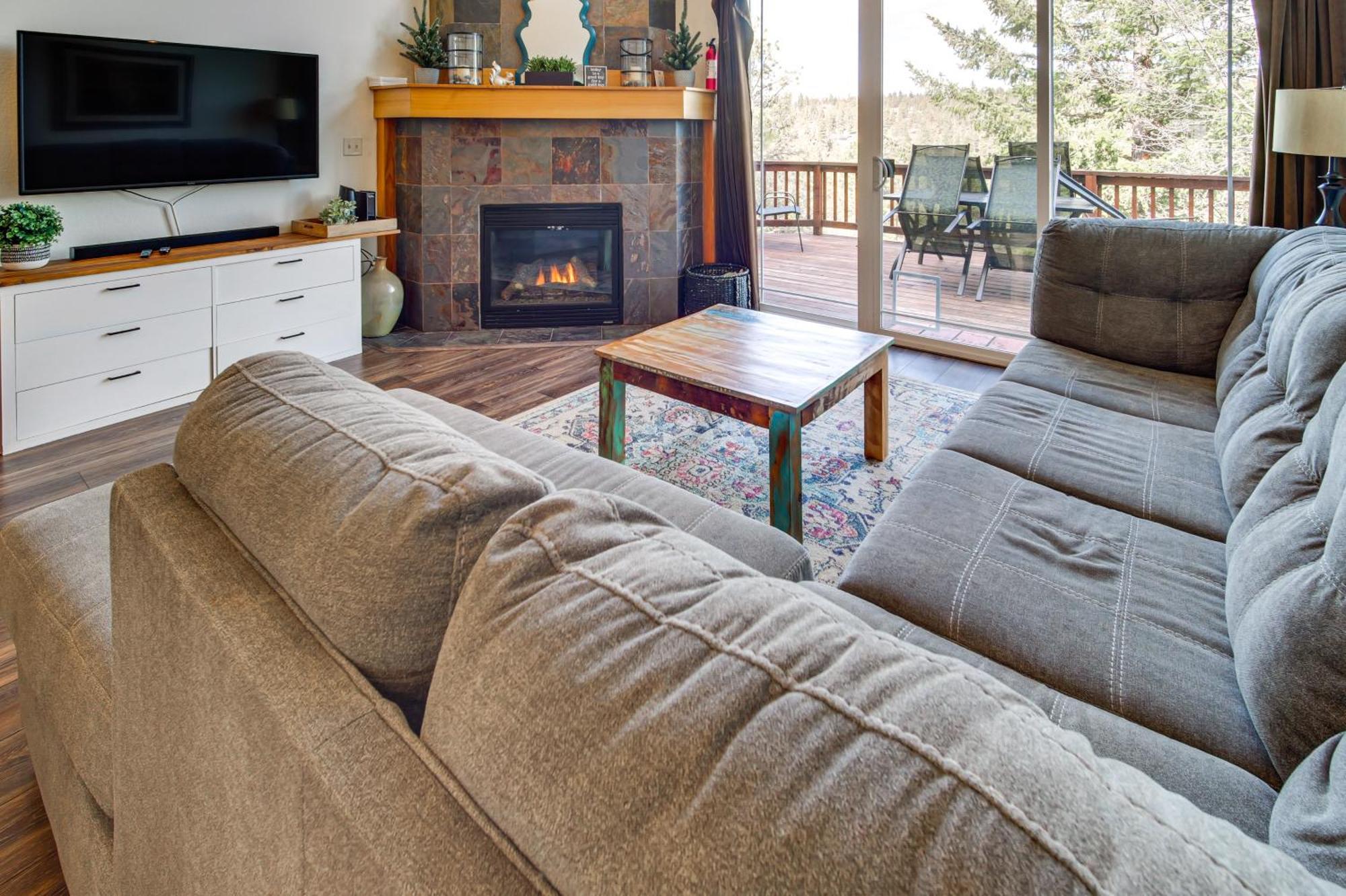 Klamath Falls Getaway With Pool And Hot Tub Access! Екстериор снимка